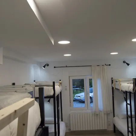 Hostel El Pico De Santillana