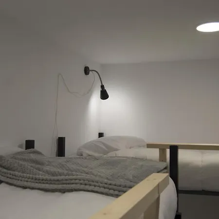 Hostel El Pico De Santillana