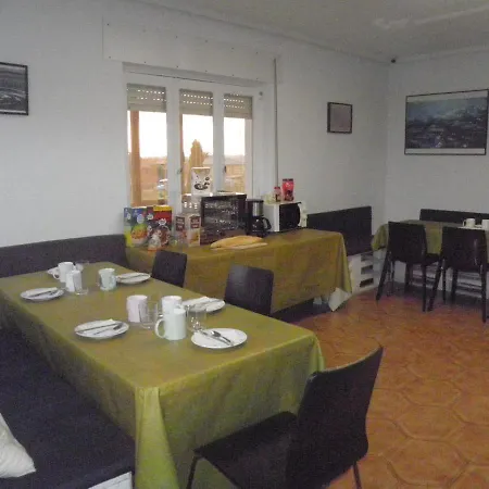 El Pico De Santillana Hostel *