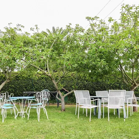 Hostel El Pico De Santillana