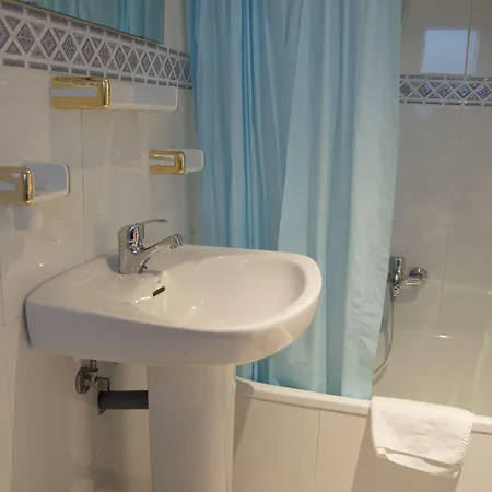 El Pico De Santillana * Santillana del Mar