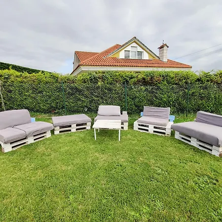 Hostel El Pico De Santillana *